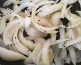 Foto del paso 3 de la receta: Coca de berenjena y sobrasada 🍆🍕