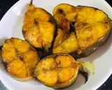 Hình bước làm 2 của món Cá bớp kho nghệ
