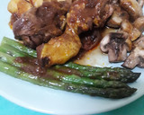 Foto del paso 7 de la receta: Muslitos de pollo en salsa de Oporto