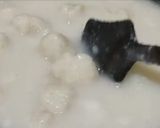 A picture of step 8 of Rice Coconut Balls.
