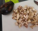 Foto del paso 1 de la receta Longaniza sobre cama de berenjena y cebolla