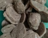Foto langkah ke 3 dari resep Tumis Sawi Putih, Wortel & Bakso.