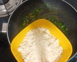 A picture of step 3 of Dry Green onion Besan Recipe.
