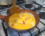 Foto del paso 4 de la receta: Huevo con tomate y cebolla