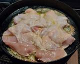 Foto del paso 1 de la receta: Pollo deshuesado a la pizza (al disco)