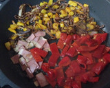 Foto del paso 2 de la receta: Macarrones integrales con atún, cebolla caramelizada y mucho más