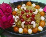 A picture of step 7 of Sizzling dudhi halwa with mini gulab jamun and rasgulla.