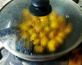 A picture of step 2 of Keema and peas aloo dum.