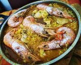 Foto del paso 5 de la receta: Arroz con pollo y gambones