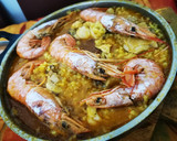 Foto del paso 5 de la receta: Arroz con pollo y gambones