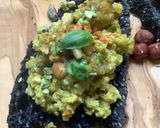 A picture of step 6 of Easy Guacamole.