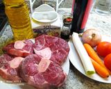 Foto del paso 1 de la receta: Ossobuco en salsa de vino y rovellons