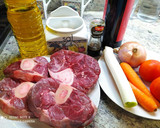 Foto del paso 1 de la receta: Ossobuco en salsa de vino y rovellons