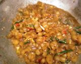 Foto langkah ke 4 dari resep 3) Tumis kikil sapi kecap cabe ijo.