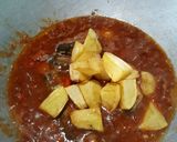 Foto langkah ke 3 dari resep #63 Sarden Kaleng Saus Tomat Dengan Kentang.