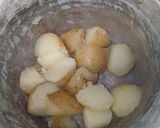 A picture of step 5 of Mixed veg with potatoes, spinach and caramelised onion hummus.
