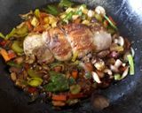 Une image de l'étape 3 de Roulade de lapin sur plat en fonte.