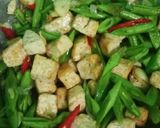 Foto langkah ke 4 dari resep Tumis buncis tahu.