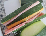 Foto del paso 3 de la receta: Calabacines rebozados rellenos de jamón, queso y beicon de pavo