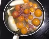 Hình bước làm 2 của món Cơm hạt quinoa- trứng gà non sốt bơ tỏi