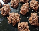 Foto del paso 3 de la receta: Bocaditos galletitas granola y chips de chocolate