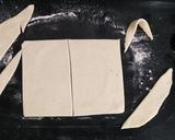 A picture of step 4 of Pizza cheese pocket.