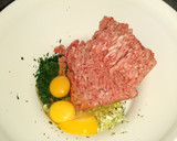 Foto del paso 1 de la receta: Pan de carne relleno de espinacas, jamón y queso