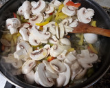 Foto del paso 3 de la receta: Chipirones con pimientos
