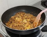 Gambar langkah 4 resipi Laksa Goreng.