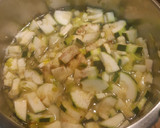 Foto del paso 3 de la receta: Crema de calabacín con trocitos de jamón