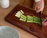 義麵食譜｜蒜苗做的青醬？純素友好，無違和的蒜苗堅果青醬義大利麵的食譜步驟1照片