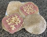 Foto del paso 1 de la receta: Quesadillas con jamón (sincronizadas) y guacamole
