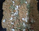 તલ ની ચીકી (Til Chikki Recipe In Gujarati) રેસીપી સ્ટેપ3ફોટો