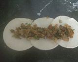 A picture of step 4 of Spinach & Veggie stuffed Momo Sandwich.
