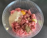Une image de l'étape 1 de Boulettes aux 3 viandes sauce façon bolognaise et polenta.