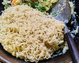 Foto langkah ke 3 dari resep Indomie nyemek hack.