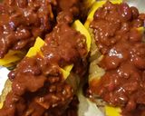 A picture of step 6 of Chili cheese hassleback potatoes.