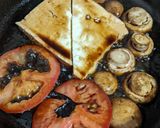 Foto do passo 2 de Sanduíche aberto de tofu com tomate e cogumelos