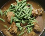 รูปขั้นตอนการทำที่ 4 ของ ผัดเผ็ดกระดูกหมู​ by.รถเมล์เ​ด็กหอ​