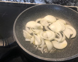 Foto del paso 3 de la receta: Salchichas de pollo al brandy