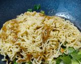 Foto langkah ke 4 dari resep Mie Goreng Sosis (1242).