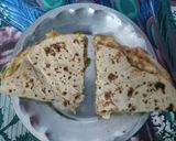 A picture of step 4 of Roti Omelete.