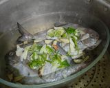 Foto langkah ke 2 dari resep Tim Ikan Bawal.