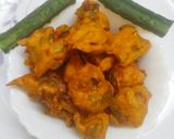 A picture of step 3 of Sponge groud pakoda.