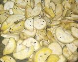 कच्चे केले का भुजिया (kacche kele ka bhujiya recipe in Hindi) रेसिपी चरण 2 फोटो