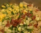 Foto del passaggio 4 della ricetta Fusilloni zucchine uova e pancetta