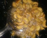A picture of step 3 of Namkeen mathri.