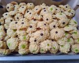 Foto langkah ke 5 dari resep 629.Kue Semprit.