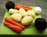 Foto del paso 1 de la receta: Ensalada rusa de remolacha con arenque