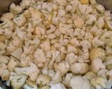 A picture of step 1 of फुलकोबी (cauliflower).